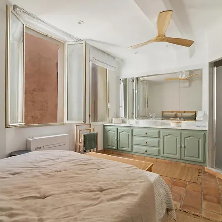 With Sea View In St Tropez - La Ponche Апартаменты *